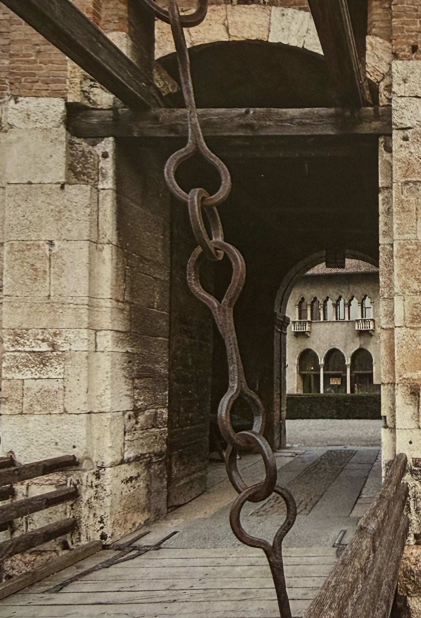 Castlevecchio Chain Necklace