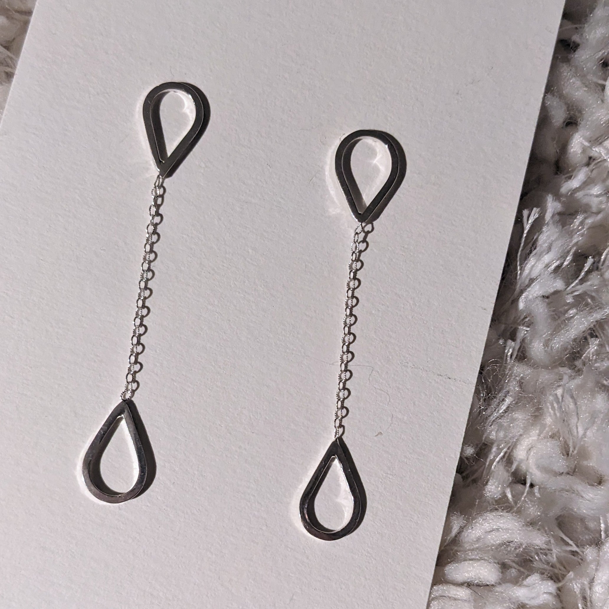 015: Raindrop Dangles